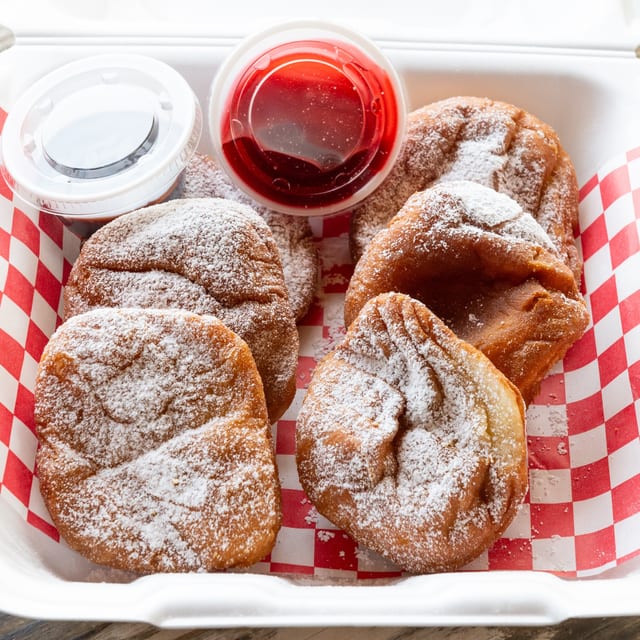 Beignets.