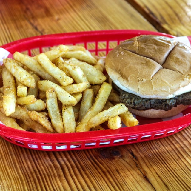 Kids Angus Cheese Burger.